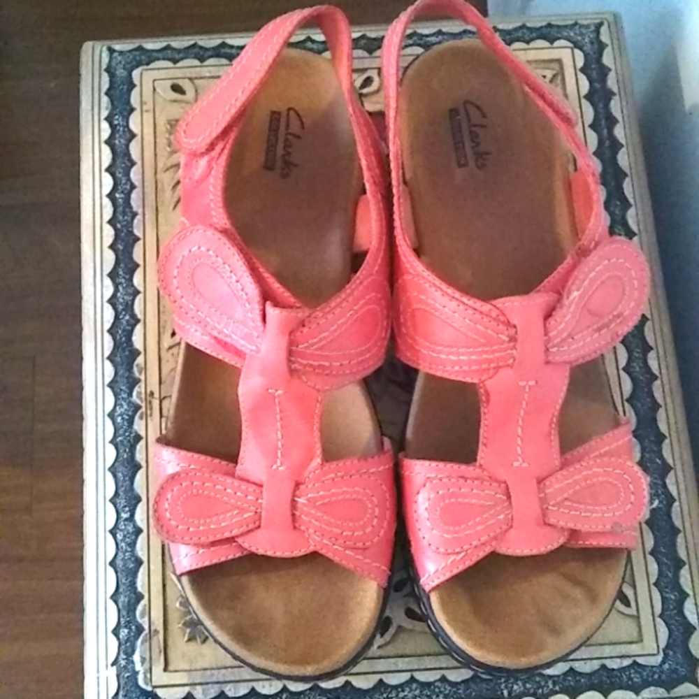 Clark's Collection Sandals Sz 9 - image 1